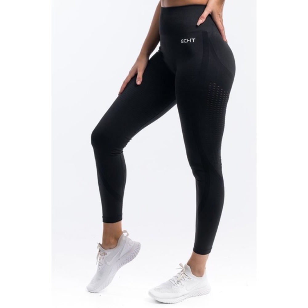 ECHT Black Arise High Waisted Leggings Size M
